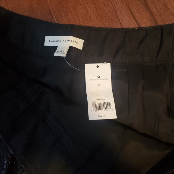 BNWT Banana Republic Black Embossed Skirt - Picture 4 of 4